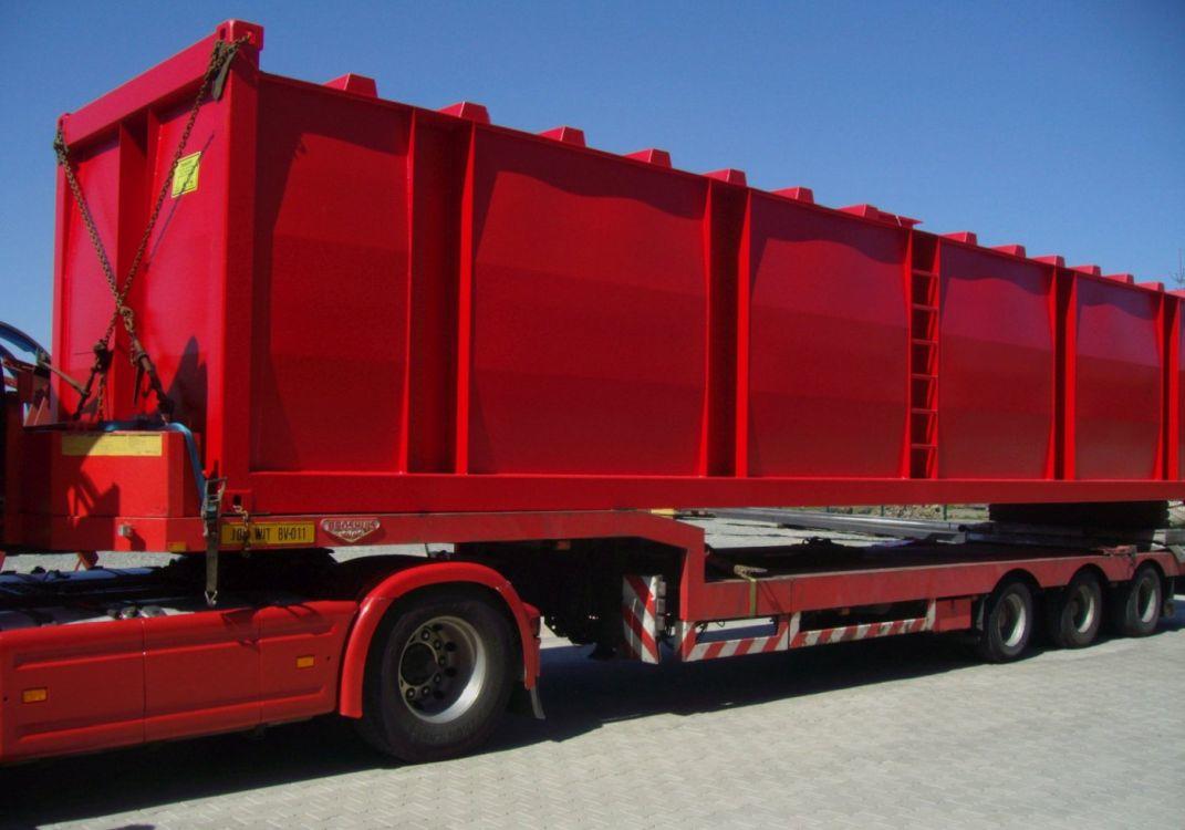 Transporte de contenedores de equipos de combustible.