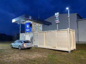 Staff free fuel stations (18)