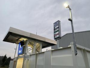 Staff free fuel stations (43)